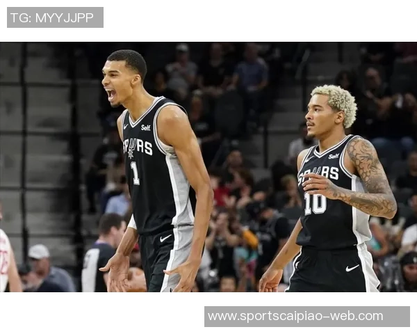 马刺在最后时刻逆转鹈鹕以微弱优势获胜末节表现决定胜负 马刺在最后时刻逆转鹈鹕以微弱优势获胜末节表现决定胜负